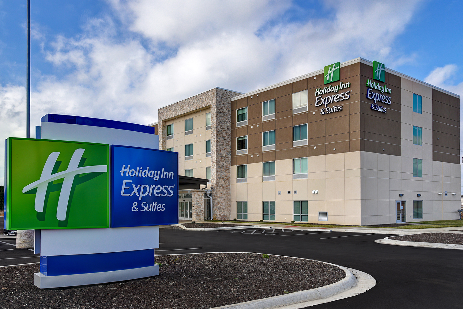 Holiday Inn Express Kansas - NGC Construction