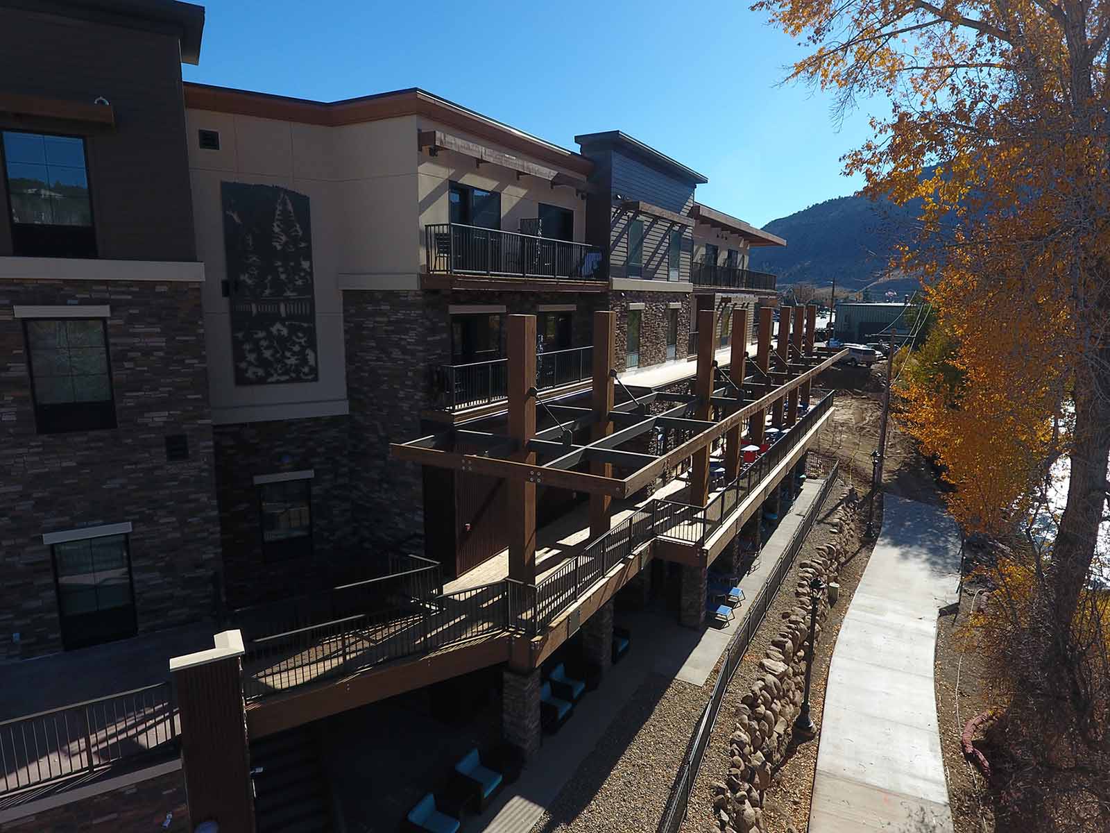 holiday inn exterior boardwalk