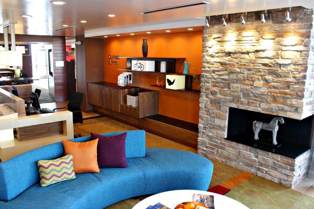 Fairfield Inn lounge